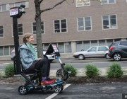 MIT 研发自动驾驶踏板车，逛街不用双脚不怕累